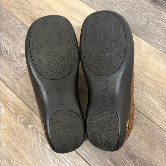 Alegria Kayla Professional Clogs - Picture 8 of 13